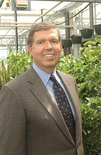 Donald L. Sparks: "Atmospheric nanoparticles can travel long distances through wind currents....Do they have an impact on global climate change? How do they impact air quality and human health? We want to raise awareness of these particles beyond the scientific world.