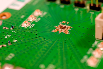 Imecs SAW-less reconfigurable transceiver in 40nm CMOS
Click on the picture to download the high-res version.