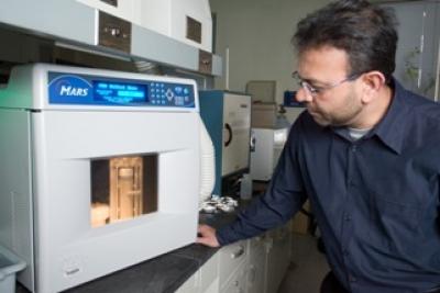 This is NJIT professor Somenath Mitra working in his lab.

Credit: New Jersey Institute of Technology