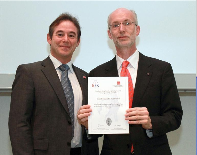 GRC Director Professor Dr Matthias Neubert (left) and GRC Fellow Professor Dr Stuart Parkin (right) / photo: Stefan F. Smmer /  JGU