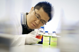 Professor Warren ChanPhoto by Martin Lipman/Lipman Still Pictures courtesy of Natural Sciences and Engineering Research Council of Canada