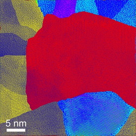 A transmission electron microscope image shows the newly discovered thermoelectric material. The small grains reduce heat conduction, making thermoelectric power generation more efficient.