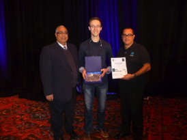 Tijmen Hageman (center) receives his award from Harp Minhas, Executive Editor, Royal Society of Chemistry (left) and Omar Jina, Group Head of Sales, Blacktrace Ltd.