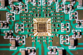 This silicon-germanium chip converts a digital trigger to a 5-picosecond pulse of radiation with a frequency spectrum exceeding 1 terahertz. The chip supports a repetition rate up to 10 gigahertz, provides beam-steering capability and contains a two-by-four array of transmitters with antennas that can each be independently programmed with resolution steps of 300 femtoseconds.Photo by Jeff Fitlow/Rice University