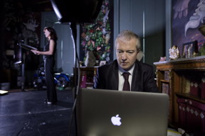 Dr Alexis Kirke (right) and soprano Juliette Pochin during the first duet between a live singer and a quantum supercomputer

CREDIT
University of Plymouth