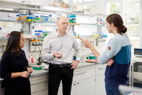 Professor Tim Liedl with PhD Student Xin Yin (left) and Postdoc Gregor Posnjak (right) in the lab

CREDIT
Stephan Hoeck / LMU