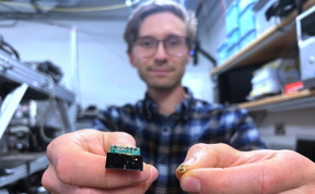 Andrei Isichenko holds the ultra-high-quality ring resonator (left), which can help turn the "coarse" light from a commercially available Fabry-Perot laser diode (right) into a low linewidth laser

Credit
Sonia Fernandez, UC Santa Barbara